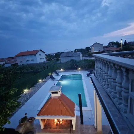 Holiday home Gabriella House *